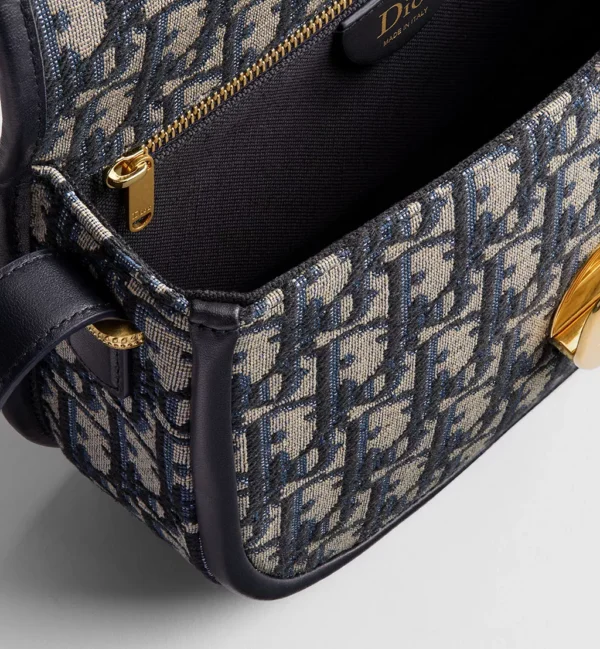 Medium Dior Médaillon bag with flap alternative view