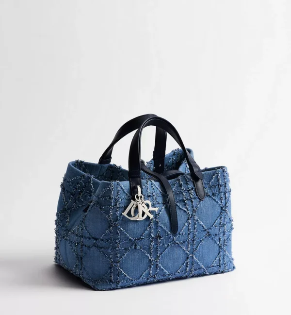 Dior Toujours medium bag alternative view