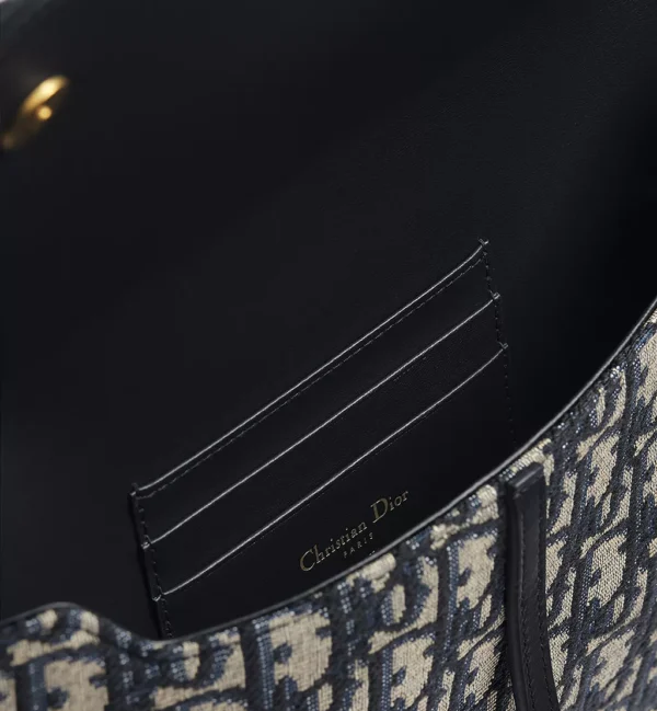Saddle Pochette alternative view